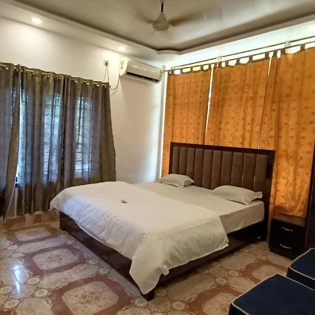 Hotel Santi Palace Bokakhat ภายนอก รูปภาพ